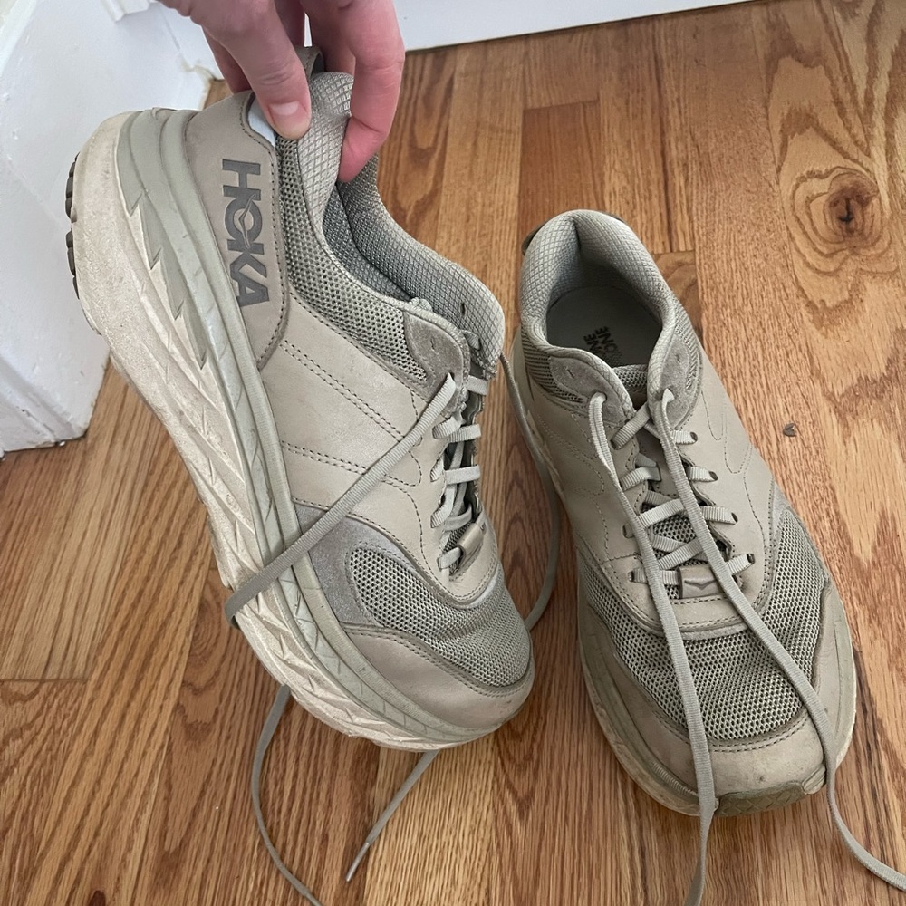 Hoka One One Clifton, beige, men’s size 10.5